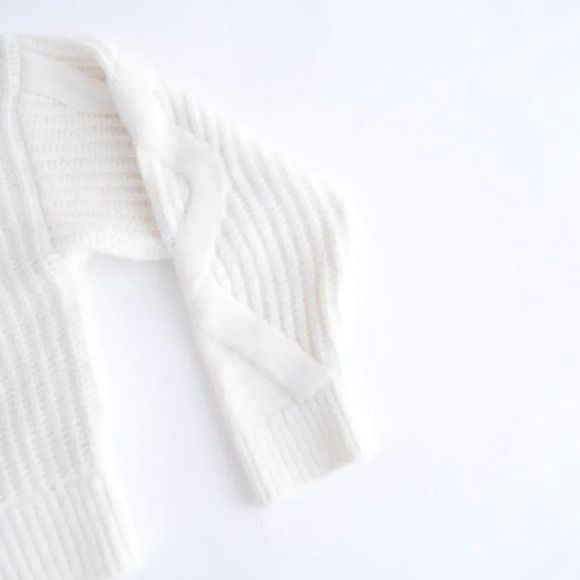 Elizabeth and James Cream Cable Knit Slightly Cropped Mockneck Sweater Med - Picture 5 of 12